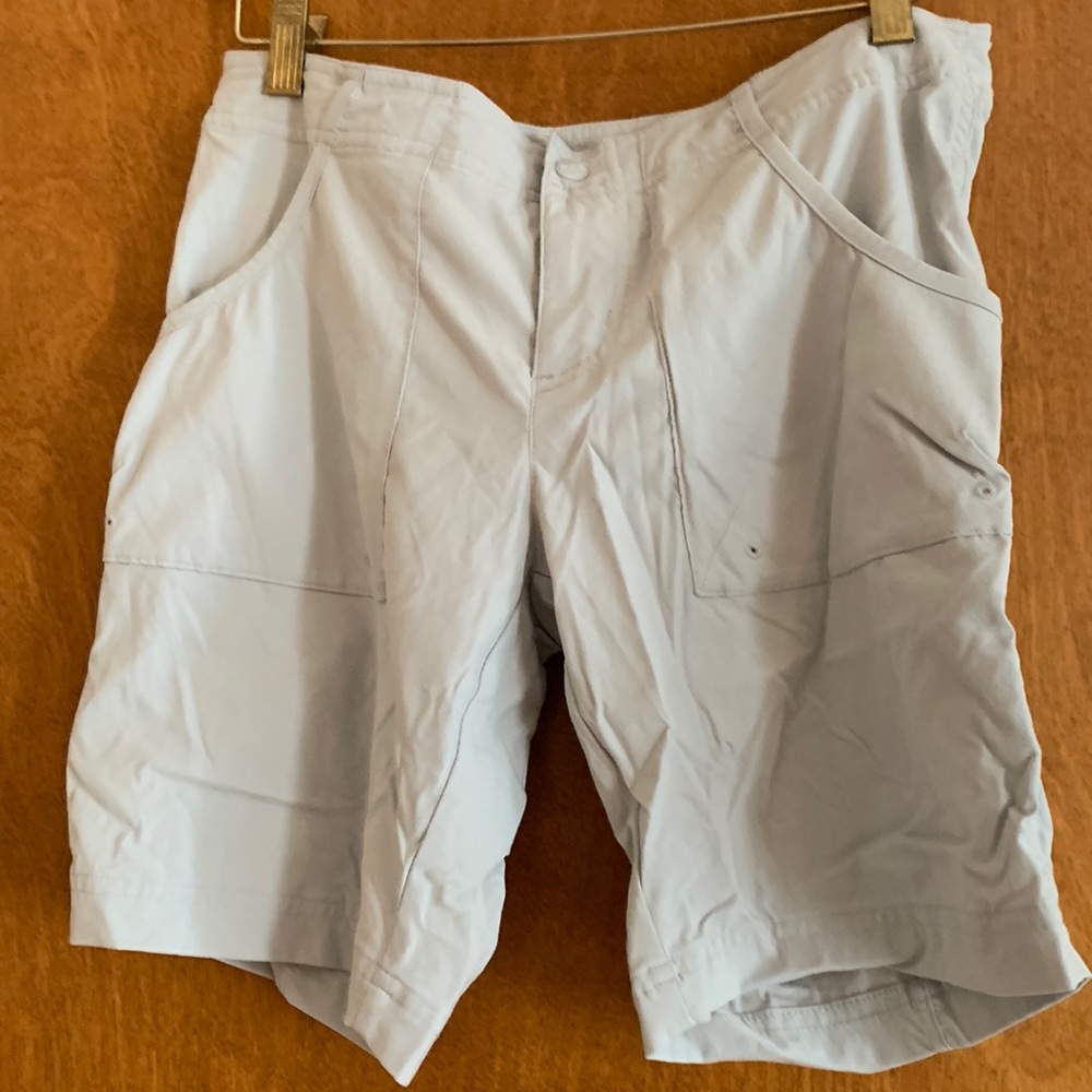 Columbia PFG stretch shorts